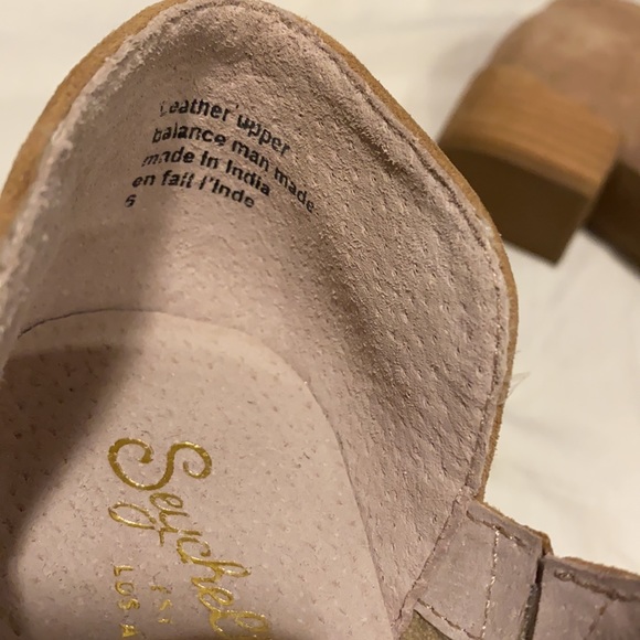 Beige Suede Ruffled Shoes - Picture 6 of 7